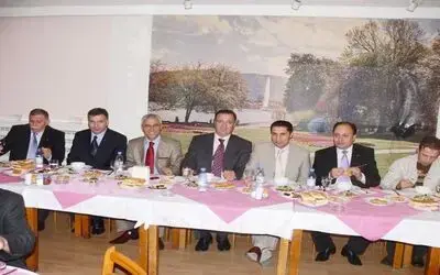 Bafra Tso'dan İftar Yemeği Samsun'un Bafra İlçesi Ticaret Ve Sanayi Odası (Tso) Tarafından Bafra, Alaçam, 19 Mayıs Ve Yakakent Protokolüne Ve Ticaret Ve Sanayi Odası Üyelerine İftar Yemeği Verildi