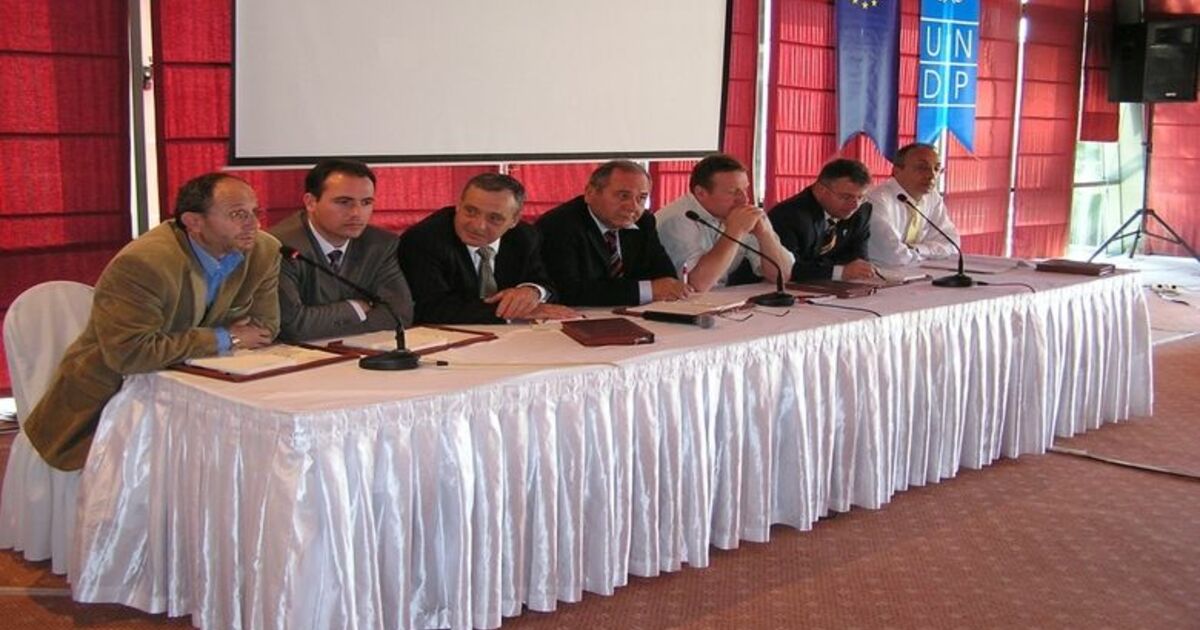 Samsun'da "Yerelde Sürdürülebilir Kalkınma" Paneli Omü Öğretim Üyesi Yrd. Doç. Dr. Ali Kemal Ayan: "Suyun Tuzluluk Oranı Artmış, Toprağın Tansiyonu Fırlamış" "Mobil Santralin Samsun'un İçme Suyuna Zararı Varsa Bu Bir İhanettir"