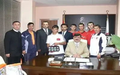 Bocce Milli Takımı Alaçam'da Kampa Girdi Samsun'un Alaçam İlçesinde Kampa Giren Bocce Milli Takımı, Bafra Belediye Başkanı Şükrü Neiş'i Makamında Ziyaret Etti
