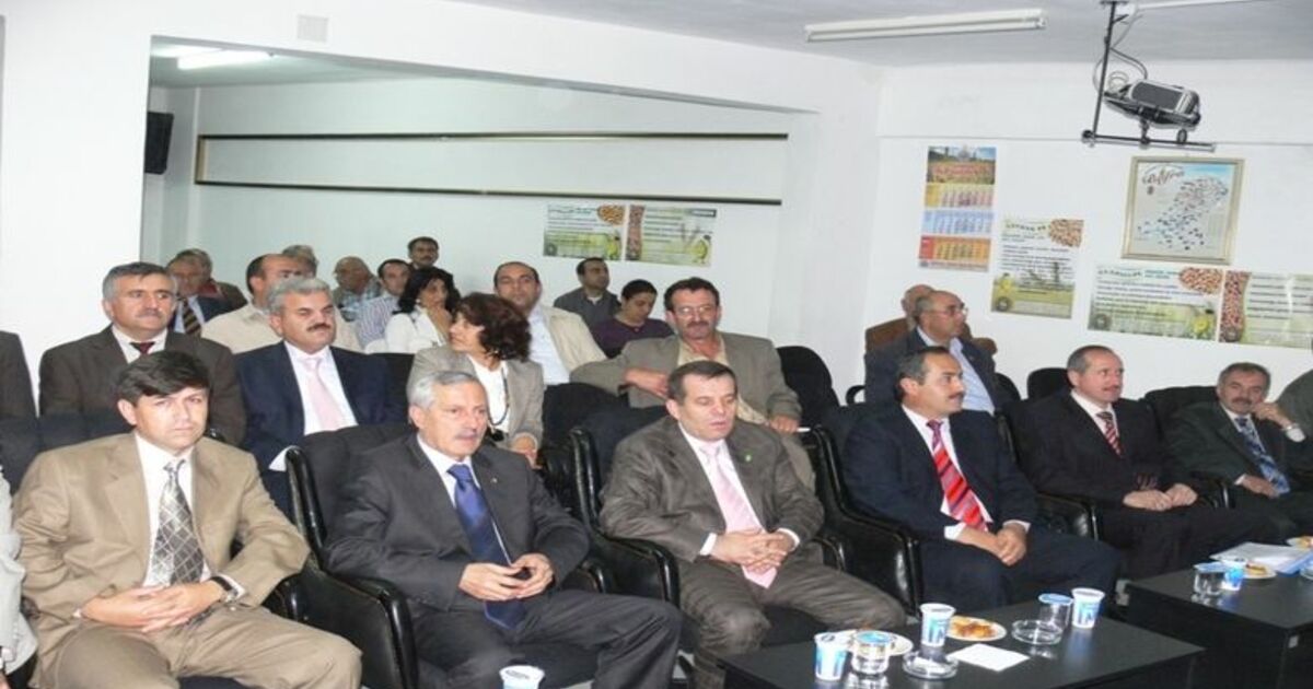 Sertifikalı Tohumun Farkı Anlatıldı Bafra Ovası'ndaki Çiftçilere Yönelik Düzenlenen Toplantıda Sertifikalı Tohumun Önemine Ve Verim Farkına Dikkat Çekildi