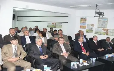 Sertifikalı Tohumun Farkı Anlatıldı Bafra Ovası'ndaki Çiftçilere Yönelik Düzenlenen Toplantıda Sertifikalı Tohumun Önemine Ve Verim Farkına Dikkat Çekildi