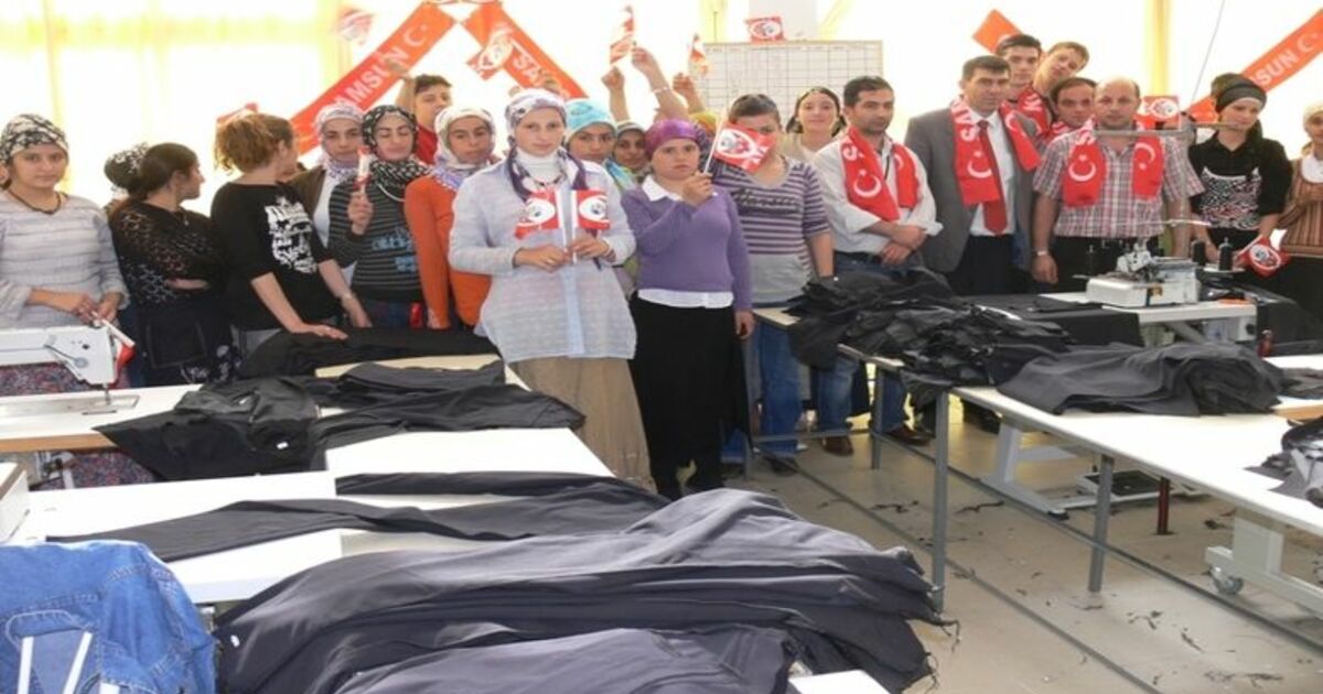 Teröre İlginç Tepki Tekstil Fabrikasının Şalterini İndirerek Teröre Tepki Gösterdi