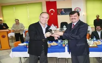 Bafra Belediyesi'nden Hayırseverlere Plaket