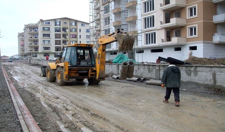 Bafra Belediyesi'nin Çalışmaları - Samsun'un Bafra Belediyesi, yaz boyu sürdürdüğü yol-parke ve kaldırım çalışmalarına hız verdi.