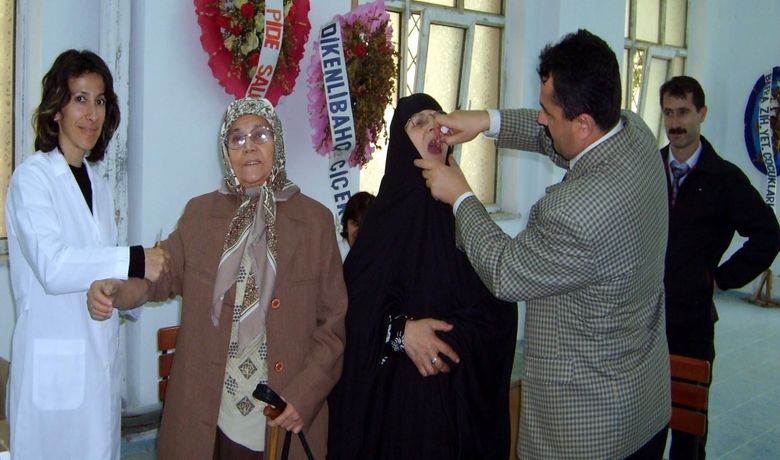 Bafra'da Hacı Adaylarına Aşı Yapıldı - Samsun'un Bafra ilçesinde hacı adaylarına menenjit aşısı yapıldı.
