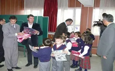 Tobb Ve Bafra Tso'dan Öğrencilere Eşofman Yardımı