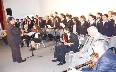 10 Kasım Atatürk'ü Anma Törenleri Atatürk, Sevdiği Şarkılarla Anıldı
