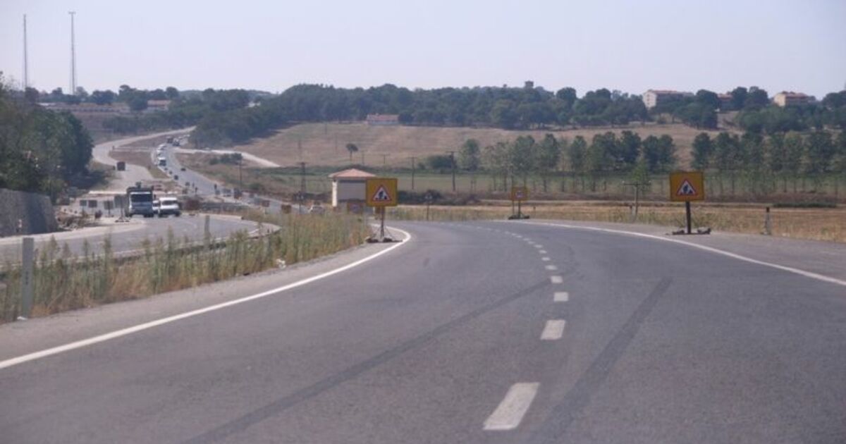 Karadeniz Sahil Yolu Çalışmaları Karadeniz Sahil Yolu Yapımı Kapsamında 92 Kilometrelik Samsun-sinop Arası Proje Çalışmaları Hızla Sürdürülüyor