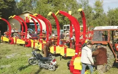Çiftçilere Silajlık Mısır Makinesi