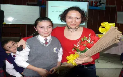 Çocuklara Hakları Anlatıldı Omü Eğitim Fakültesi Öğretim Üyesi Yrd. Doç. Dr. Zeynep Alat: "Çocukların Özel Hayatı Korunur" "16 Yaşından Küçük Olan Çocuklar Askere Alınmaz" "18 Yaşından Küçük Çocuklara İdam Cezası Verilemez"