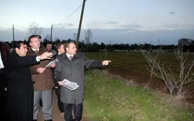Vali Güzeloğlu, Hastane Yerlerini İnceledi