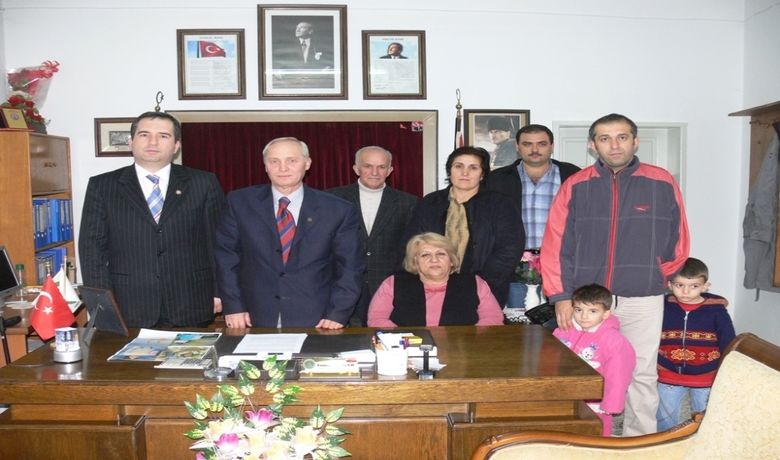 Başsavcısı Çokal'dan Stk'lara Ziyaret Samsun'un Bafra Cumhuriyet Başsavcısı SalihÇokal, Sakatlar Derneği Bafra Şubesi Ve Ha-bi-der'i Ziyaret Etti - Samsun'un Bafra Cumhuriyet Başsavcısı Salih Çokal, Sakatlar Derneği Bafra Şubesi ve Bafra Halkımızı Bilinçlendirme Derneği'ni (HA-Bİ-DER) ziyaret etti.