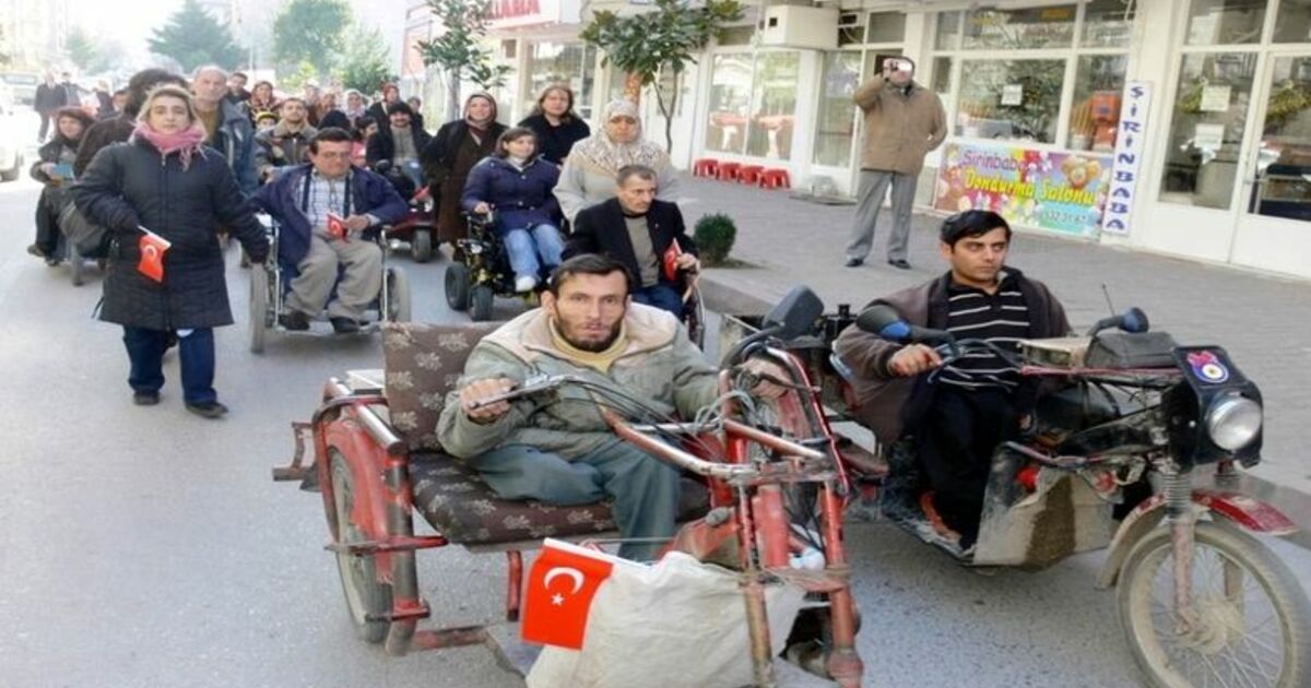 3 Aralık Dünya Engelliler Günü Bafra Sakatlar Derneği Üyeleri, 3 Aralık Dünya Engelliler Günü Nedeniyle Yürüyüş Yaptı