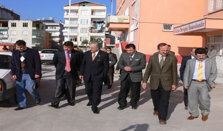 Milletvekili Yeni Bafra'da Ak Parti Samsun Milletvekili Ve Tbmm Kit Komisyonu Sözcüsü Ahmet Yeni,2007 Yılında Bafra İlçesinde Eğitim-öğretime Kazandırılan Okulları Ve Devam Eden İnşaat Çalışmalarını Yerinde İnceledi - Adalet ve Kalkınma Partisi (AK Parti) Samsun Milletvekili ve TBMM KİT Komisyonu Sözcüsü Ahmet Yeni, 2007 yılında Bafra ilçesinde eğitim-öğretime kazandırılan okulları ve devam eden inşaat çalışmalarını yerinde inceledi.