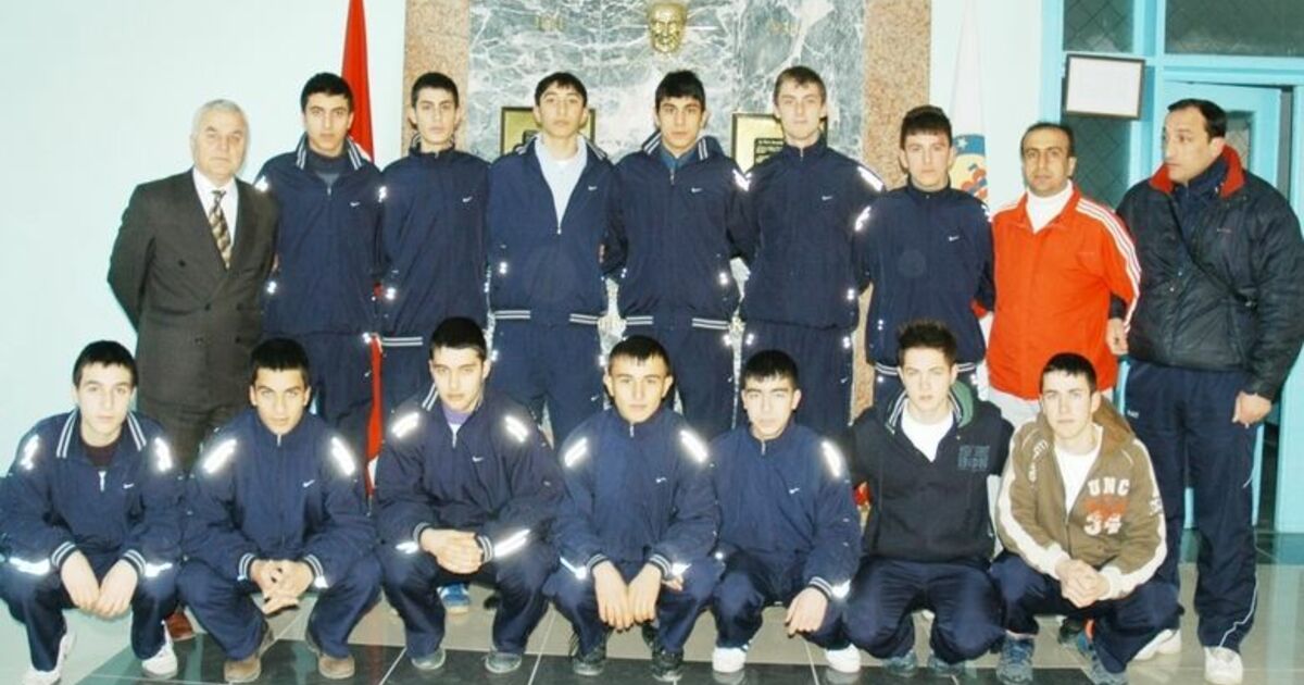Liselerarası Türkiye Erkekler Hentbol Yarı Final Karşılaşmaları Bafra Lisesi Erkek Hentbol Takımı, Liselerarası Türkiye Erkekler Hentbol Yarı Final Karşılaşmaları İçin Trabzon'a Gitti