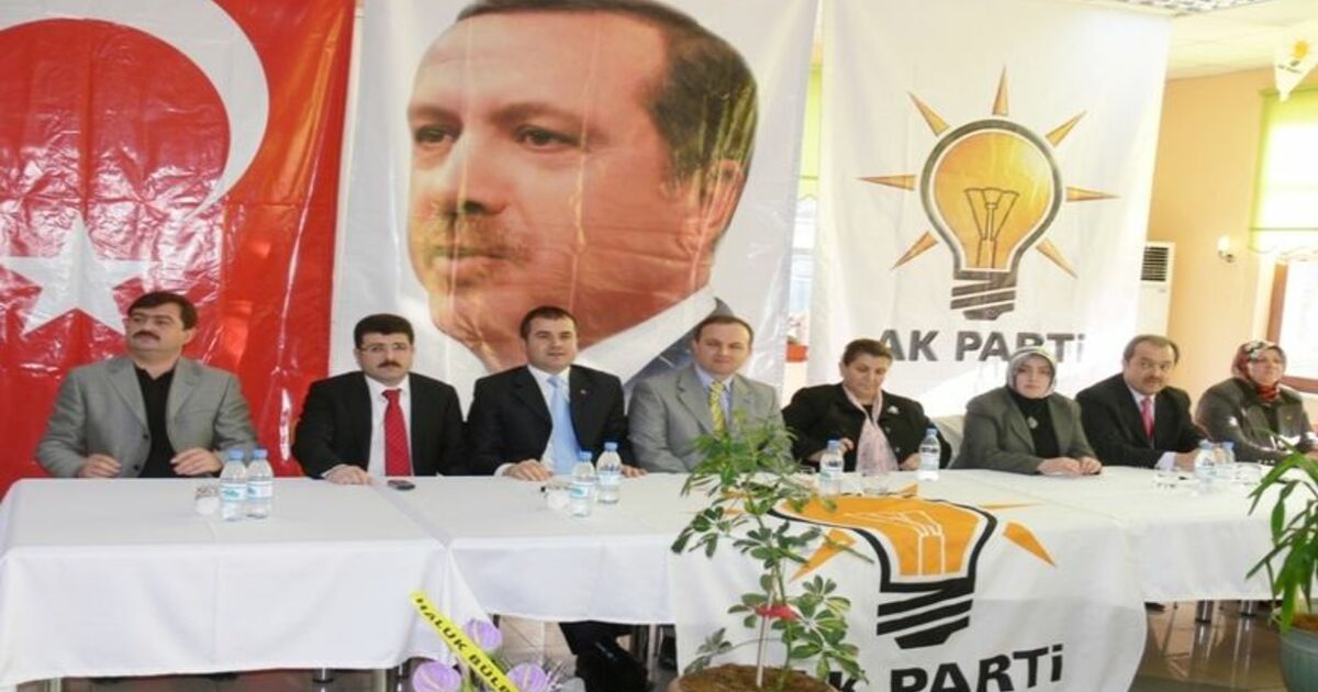 Bafra'da Ak Parti İlçe Danışma Meclisi Toplantısı Toplantı, 3 Milletvekilinin Katılımıyla Büyükpark Cumhuriyet Salonu'nda Gerçekleştirildi Ak Parti Samsun Milletvekili Suat Kılıç: "Ak Parti Özgürlük Adına Her Zaman Mücadele Verecektir"