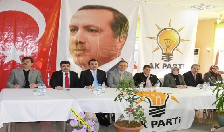 Bafra'da Ak Parti İlçe Danışma Meclisi Toplantısı Toplantı, 3 Milletvekilinin Katılımıyla Büyükpark Cumhuriyet Salonu'ndaGerçekleştirildi Ak Parti Samsun Milletvekili Suat Kılıç: "Ak Parti Özgürlük Adına Her Zaman Mücadele Verecektir" - Samsun'un Bafra ilçesinde, AK Parti İlçe Danışma Meclisi Toplantısı ve Kadın Kolları 2. Olağan Kongresi yapıldı.