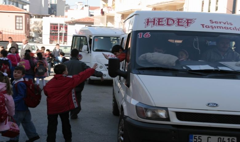 Veliler, Sömestr Tatilinde Servis Ücreti Ödemek İstemiyor İstanbul'da, İdare Mahkemesinin Sömestr TatilindeServis Ücreti Ödenmemesine Karar Vermesinin Ardından Samsun'da Da Tatilde Ücret Alınmaması İstendi - İstanbul'da İdare Mahkemesi'nin sömestr tatilinde servis ücreti ödememesine karar vermesinin ardından Samsun'da da tatilde servis ücreti alınmaması isteniyor.