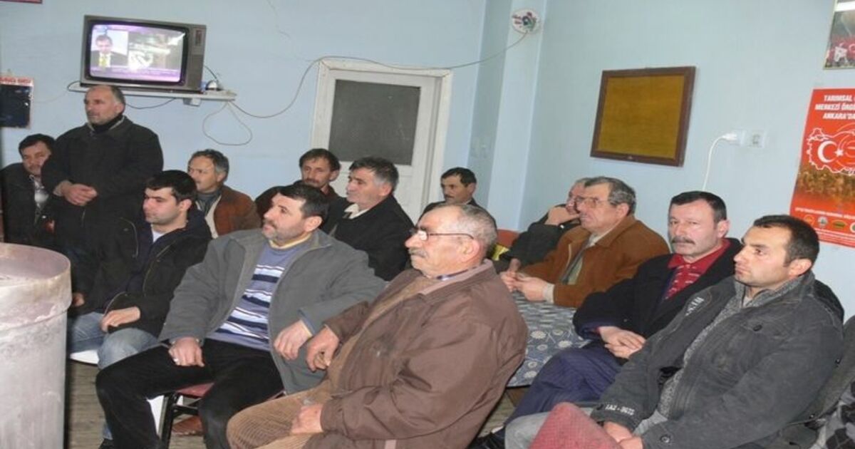 Çiftçilere Damızlık Sığır Yetiştiriciliği Eğitimi Samsun'un Bafra İlçesine Bağlı Emenli Köyünde Damızlık Sığır Yetiştiriciliği Projesi Eğitim Ve Bilgilendirme Toplantısı Yapıldı