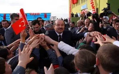 Bakan Çelik'in Samsun Ziyareti Milli Eğitim Bakanı Doç. Dr. Hüseyin Çelik, Samsun'da 2 Okul Ve 1 Spor Salonunun Açılışını Yaptı Milli Eğitim Bakanı Doç. Dr. Hüseyin Çelik: "Türkiye Parlayan Bir Yıldız"