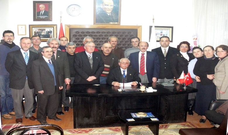 Memduh Aksu Güven Tazeledi - Balkan Türkleri Kültür Haberleşme ve Dayanışma Derneği Bafra Şube Başkanı Memduh Aksu, olağan kongrede yeniden başkan seçildi.