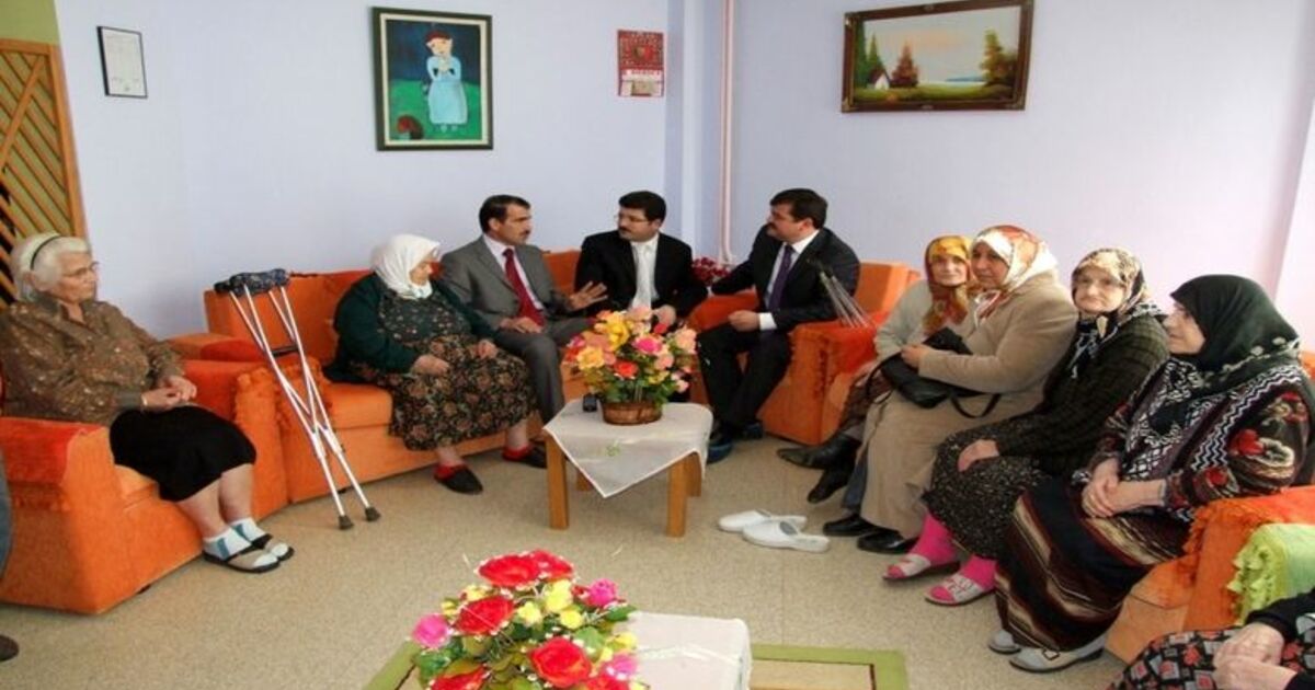 Başkan Neiş'ten Huzurevine Ziyaret