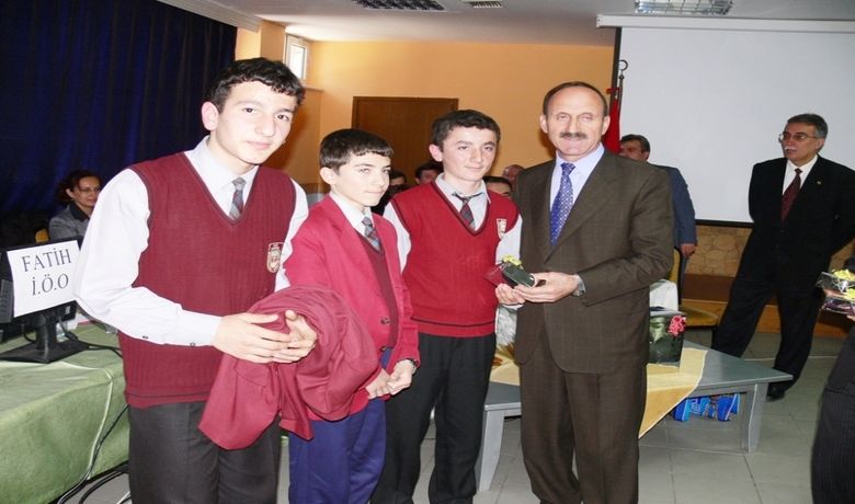 Bafra'da İlköğretim OkullarıArasında Bilgi Kültür Yarışması - Samsun'un Bafra İlçe Milli Eğitim Müdürlüğü tarafından her yıl geleneksel olarak düzenlenen İlköğretim Okulları Arası Bilgi Kültür Yarışması'nda Bafra Mustafa Kemal İlköğretim Okulu birinci oldu.