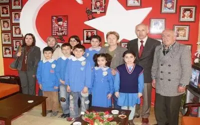 Öğrenci Ve Öğretmenlerden Anlamlı Ziyaret