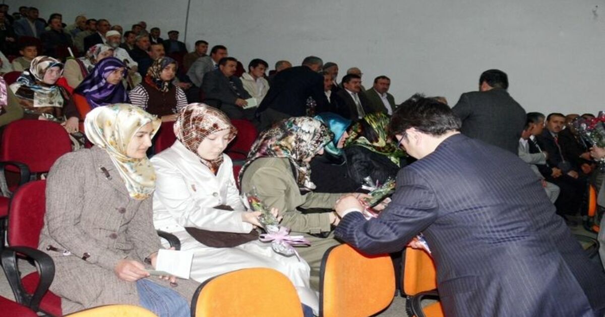 "Milli Ve Manevi Değerlerimiz" Konferansı Prof. Dr. Salim Öğüt: "Din Doğru Algılanıp Doğru Yaşandığında İnsan Sükunete Erer, Kendisiyle Ve Toplumla Barışık Yaşar"