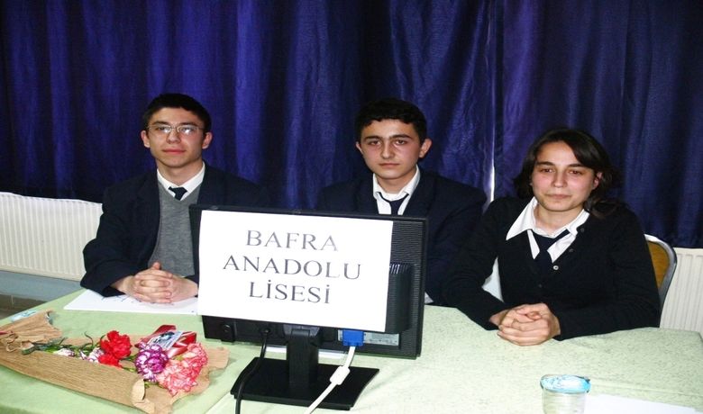 Liseler Arası Bilgi-kültür Yarışması - Samsun'un Bafra İlçe Milli Eğitim Müdürlüğü tarafından düzenlenen 'Liseler Arası Bilgi-Kültür Yarışması'nda Bafra Anadolu Lisesi 120 puanla 1. oldu. Bafra Öğretmenevi'nde gerçekleştirilen yarışmasının ilk elemeleri 14 okulun katılımıyla yapıldı. Finale kalan Bafra Anadolu Lisesi, Bafra Anadolu Öğretmen Lisesi, Bafra Lisesi ve Kız Meslek Lisesi, bugün yapılan finalde yarıştı. Öğrencilere edebiyat, matematik, fizik, kimya, biyoloji, tarih, coğrafya, T.C. inkılap tarihi, din kültürü, spor, genel kültür dallarında toplam 15 soru soruldu. Yarışma sonunda, Bafra Anadolu Lisesi 120 puan alarak 1. olurken, Bafra Anadolu Öğretmen Lisesi 90 puanla 2.'liği, Bafra Lisesi de 80 puanla 3.'lüğü elde etti. Dereceye giren okullara Bafra Belediye Başkanı Şükrü Neiş, Bafra İlçe Milli Eğitim Şube Müdürü Ahmet Mithat Karaman tarafından çeşitli hediyeler verildi. Yarışmada birinci olan Bafra Anadolu Lisesi'nin Samsun'da yapılacak olan Bilgi-Kültür Yarışması'nda Bafra'yı temsil edeceği bildirildi.