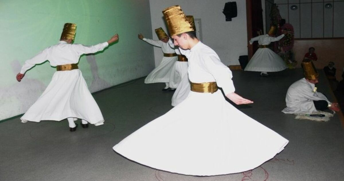 Aktekke Kur'an Kursu Öğrencilerinden Sema Gösterisi
