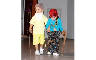 Minik Öğrencilerden Yıl Sonu Şenliği
