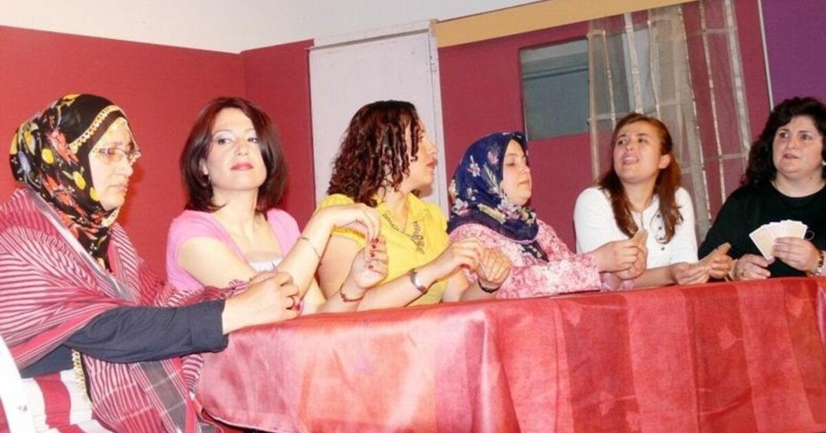 Öğretmenler 'Pişti'yi Sahneledi