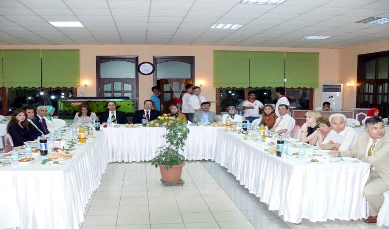 Bafra Tso Kadın GirişimcilerindenKaynaşma Ve Eğlence Yemeği - Samsun'un Bafra Ticaret ve Sanayi Odası (TSO) Kadın Girişimcileri Çalışma Grubu tarafından sosyal etkinlikleri artırmak amacıyla, kaynaşma ve eğlence yemeği düzenlendi.