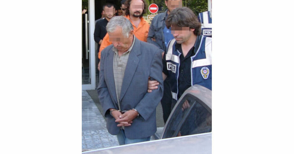 Adam Tutarak Eski Ortağını Kaçırıp Darp Etti Samsun'da Alacağı 70 Bin Ytl'yi Tahsil Edip Şirkete El Koymak İçin Adam Tutarak Eski Ortaklarından Birini Kaçırarak Darp Eden Şahıs, Diğerini De Otomobille Kaçırmak İsterken Yakalandı