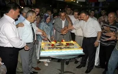 Ak Parti'nin Kuruluşunun 7. Yıldönümü Ak Parti Samsun İl Başkanlığı, Ak Parti'nin 7. Kuruluş Yıldönümünü Pasta Keserek Kutladı