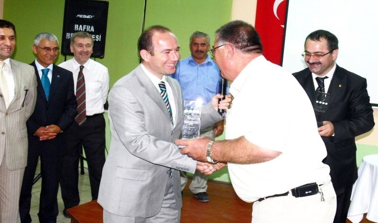 Tayin Olan 4 Kaymakama Veda Yemeği - İçişleri Bakanlığı'nın kararnamesiyle çeşitli illere tayin olan Yakakent, Alaçam, 19 Mayıs ve Bafra İlçe Kaymakamları için veda yemeği düzenlendi.