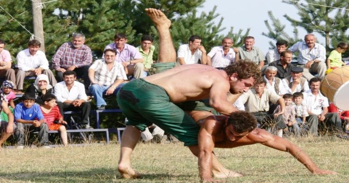 Alaçam'da Keşkek Şöleni Ve Yayla Güreşleri Samsun'un Alaçam İlçesi'nde, Keşkek Şöleni Ve Yayla Güreşleri Düzenlendi