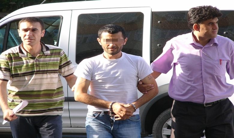 Kasa Hırsızlığı Suçundan Aranan Şahıs Yakalandı - Samsun'un Bafra ilçesinde bir iş yerinden çelik para kasasının soyulması olayıyla ilgili aranan bir kişi Samsun'da yakalandı.