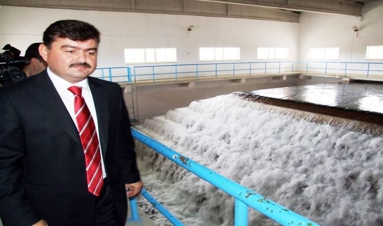 Bafralı Arıtılmış Su İçecek Bafra Belediye Başkanı Şükrü Neiş Ve Beraberindekiler, Bafra İlçesine Yapılacak Olan"Teknoloji Membran Sistemli Ters Osmoz İçme Suyu Arıtma Tesisi"nin Bir Benzeri Olan Kırıkkale'deki Tesisi Gezdi - Samsun'un Bafra ilçesine, "Teknoloji Membran Sistemli Ters Osmoz İçme Suyu Arıtma Tesisi" kazandıracak olan Bafra Belediyesi, yapılacak tesis ile benzer nitelikleri taşıyan Kırıkkale Belediyesi Yeşilvadi Su Birliği'ne bir inceleme gezisi düzenledi.