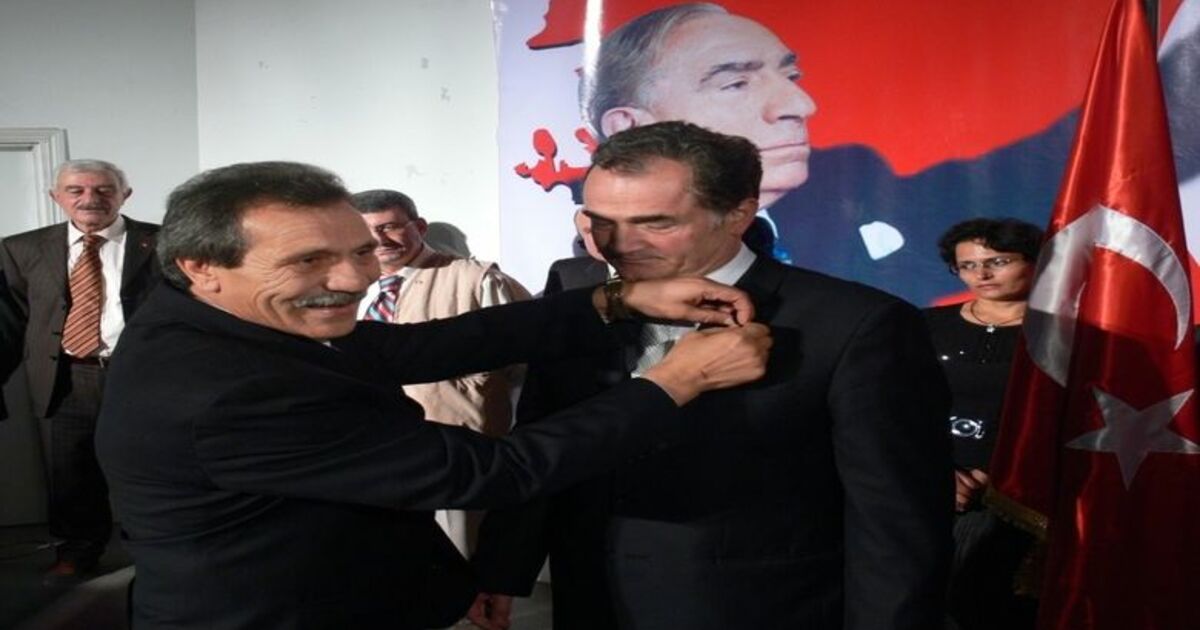 Samsun'da Mhp'ye Katılan 500 Kişiye Rozetleri Takıldı
