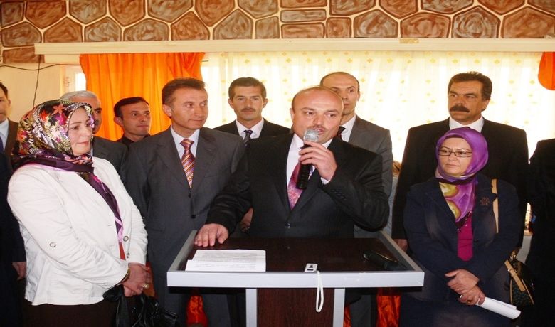 Asım Kurtoğlu, Ak PartiBafra İlçe Başkanlığı'na Aday - Adalet ve Kalkınma Partisi (AK Parti)  Bafra İlçe Başkanlığı'na aday olan Asım Kurtoğlu, 7 yıldır görev yapan arkadaşların nöbetlerini devretme zamanının geldiğini söyledi.