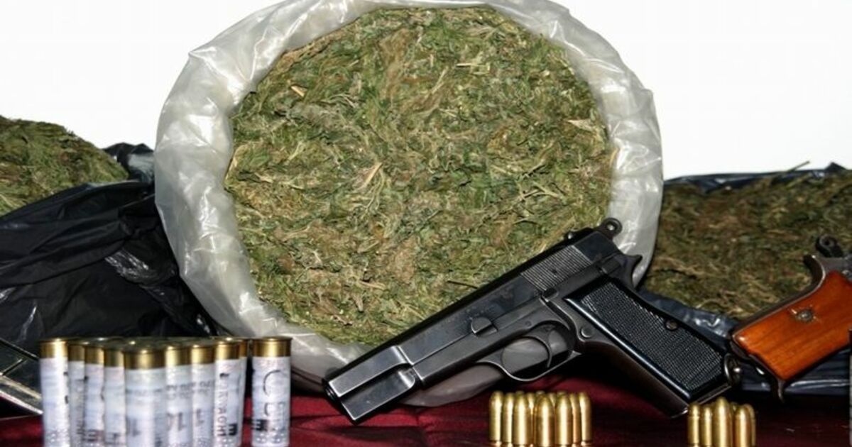 Samsun'daki "Spatula 55" Operasyonu Uyuşturucu Satıcılarına Yönelik Düzenlenen Ve 18.5 Kilo Esrar Ele Geçirilen Operasyonda Gözaltına Alınan 27 Kişiden 1'i Tutuklandı