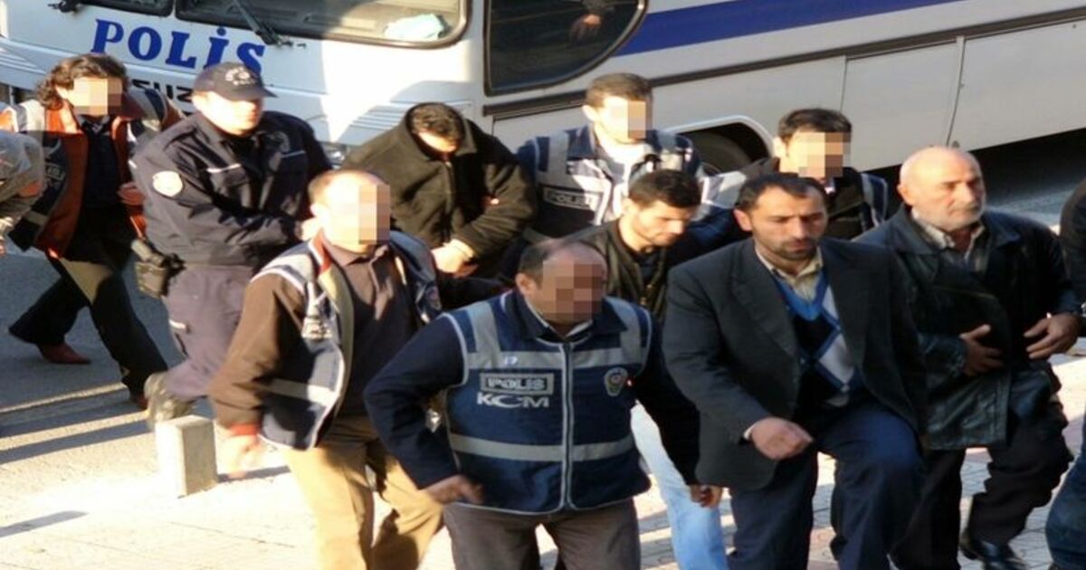 "Spatula 55" Operasyonu Zanlıları Adliyede Samsun'da 18.5 Kilo Esrar Ve 8 Bin Ytl Sahte Parayla Yakalanan 27 Kişi, Bugün Samsun Adliyesi'ne Sevk Edildi