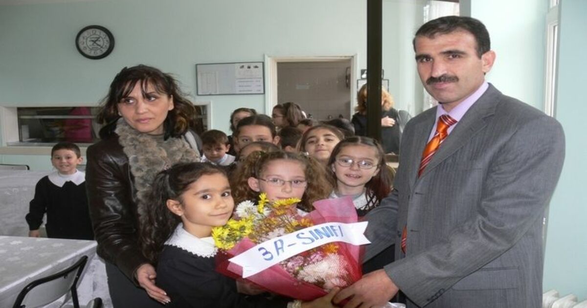 Öğrencilerden Yaşlılara Bayram Ziyareti