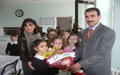 Öğrencilerden Yaşlılara Bayram Ziyareti