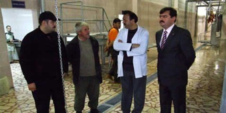 Bafra Mezbahası Kurban Bayramında Hazır - Bafra Belediyesi Kurban Bayramında yeni mezbahanın kullanıma açılmasının sevincini, Bafralılarla birlikte yaşıyor.