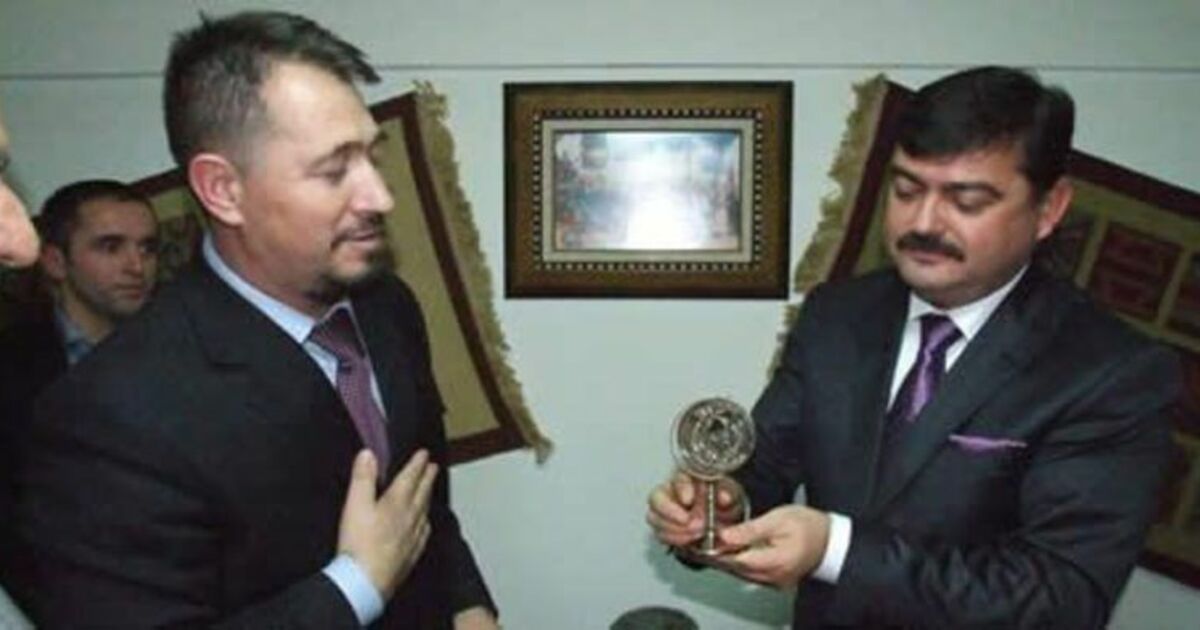 Kosovalı Başkan`dan Neiş`e Hediye