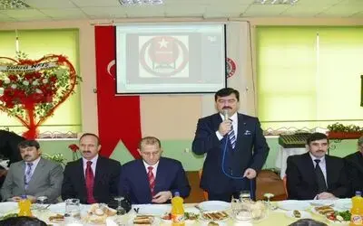 İmam Hatip Lisesi Mezunları Yemekte Buluştu