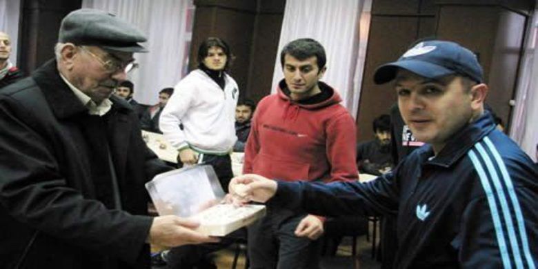 Sürmenespor Maçı Öncesi Manda Lokumu - Pazar günü deplasmanda Sürmenespor ile karşılaşacak olan Bafra Belediyespor çalışmalarını günde çift idmanla sürdürüyor.